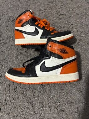 Jordan 1 shattered backboard